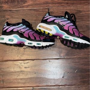🛑SOLD🛑Kids Nike Air Max Plus | Aurora | Sneakers | Kids